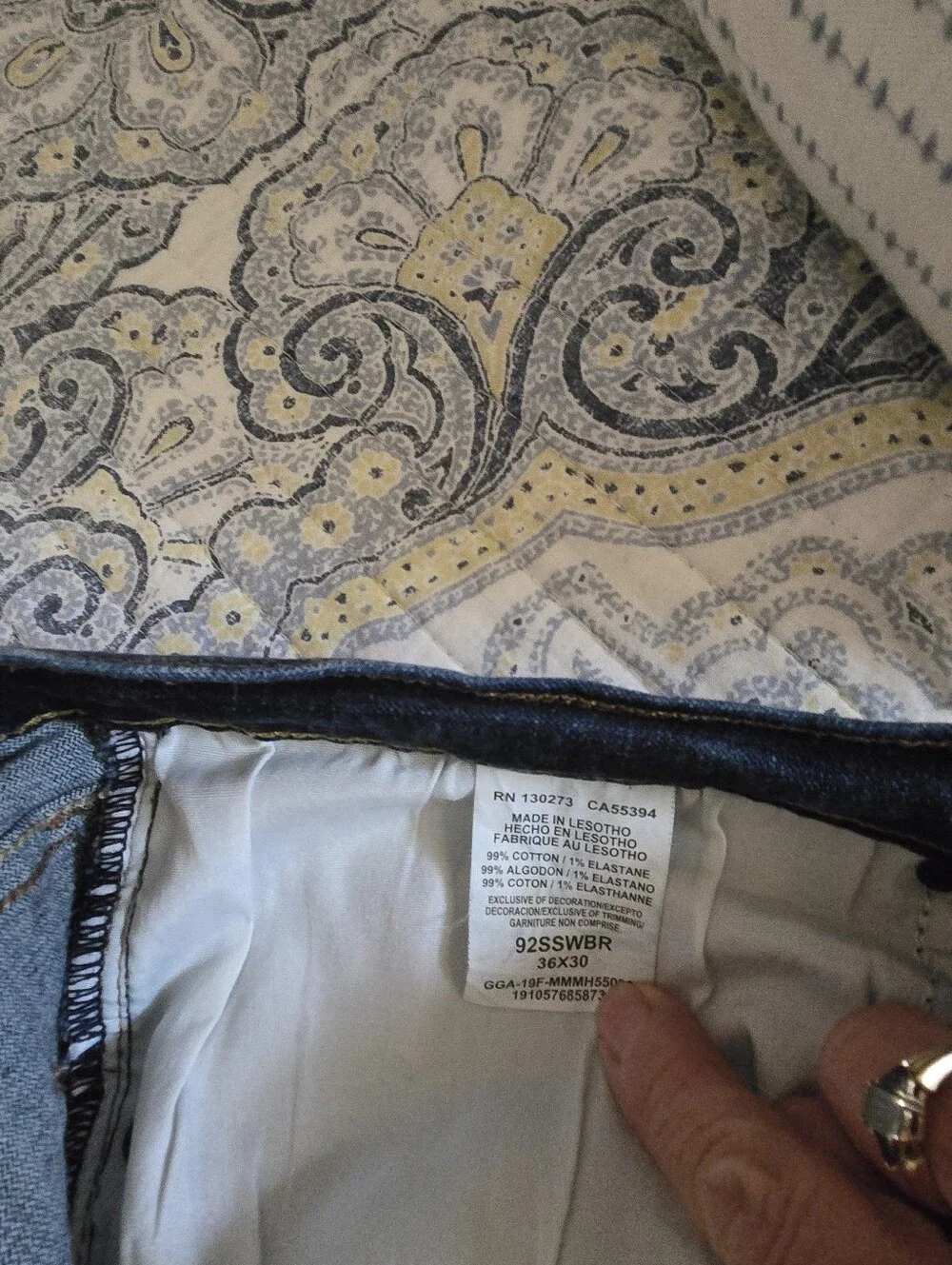 Wrangler Men’s Dark Indigo Relaxed Jeans - Picture 4 of 4